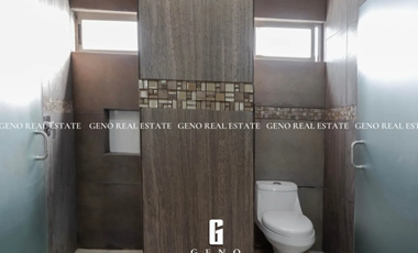 CASA EN VENTA EN BOSQUES DEL VALLE CON ESPACIOS AMPLIOS