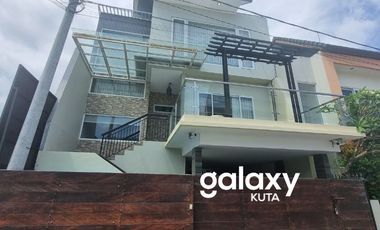 DISEWAKAN RUMAH SEMI VILLA 3 LANTAI GUNUNG SALAK KEROBOKAN BADUNG, BALI