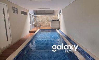 DISEWAKAN RUMAH SEMI VILLA 3 LANTAI GUNUNG SALAK KEROBOKAN BADUNG, BALI