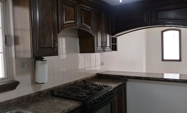 Rento casa en Lomas Jardines, Garcia, con espacio adicional para Home Office