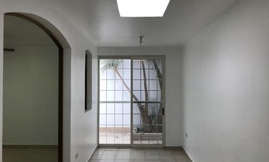 Rento casa en Lomas Jardines, Garcia, con espacio adicional para Home Office