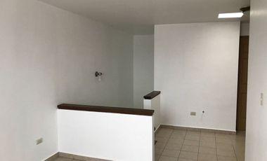 Rento casa en Lomas Jardines, Garcia, con espacio adicional para Home Office