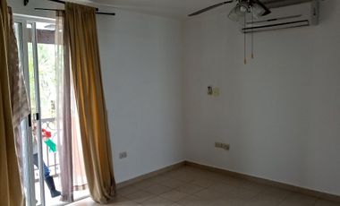 Rento casa en Lomas Jardines, Garcia, con espacio adicional para Home Office