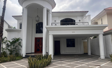 Casa en venta en Via a Samborondon Urb. Palmar del Rio