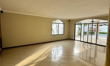 Casa en venta en Via a Samborondon Urb. Palmar del Rio