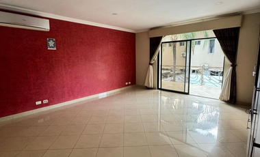 Casa en venta en Via a Samborondon Urb. Palmar del Rio