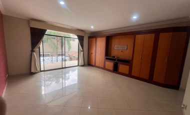Casa en venta en Via a Samborondon Urb. Palmar del Rio