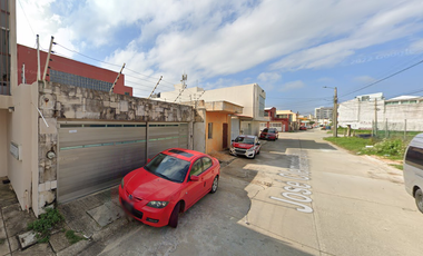 HERMOSA CASA DEN VENTA