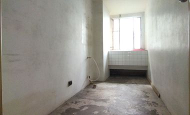 Cityland Wack Wack Royale Mansion 82 sqm 2BR corner unit w/ balcony, golf course view P5.7M only! for sale.