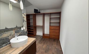 HERMOSA RESIDENCIA EN CONDADO DE SAYAVEDRA
