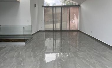 HERMOSA RESIDENCIA EN CONDADO DE SAYAVEDRA