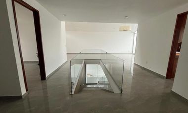 HERMOSA RESIDENCIA EN CONDADO DE SAYAVEDRA