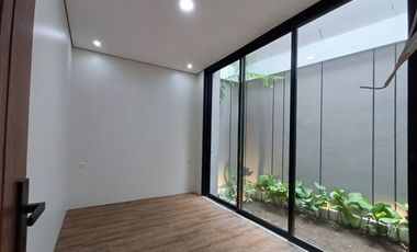Rumah Luas Elegan Modern di Sleman 5 menit dari Kampus UII