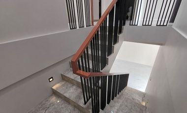 Rumah Luas Elegan Modern di Sleman 5 menit dari Kampus UII