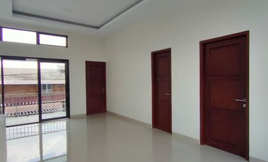 Rumah Mewah Free Kitchen Set di Sleman dekat Superindo Palagan