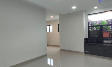 Rumah Mewah Free Kitchen Set di Sleman dekat Superindo Palagan