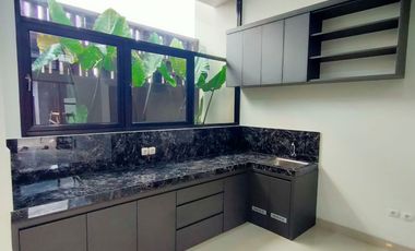 Rumah Mewah Free Kitchen Set di Sleman dekat Superindo Palagan