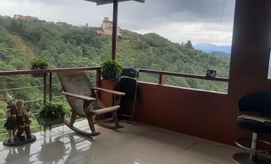 4 Bedrooms House and Lot with Overlooking View in La Trinidad