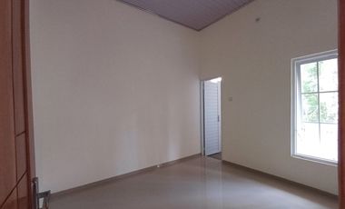 Rumah Luas 4 Kamar Siap Huni di Sleman dekat Kampus UII