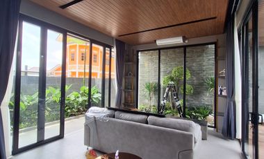 Rumah Villa Dengan Kolam Renang di Sleman 5 menit ke Kampus UII