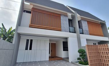 Rumah Mewah Dalam Ringroad di Maguwoharjo, Sleman dekat Kampus UPN Veteran