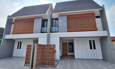 Rumah Mewah Dalam Ringroad di Maguwoharjo, Sleman dekat Kampus UPN Veteran