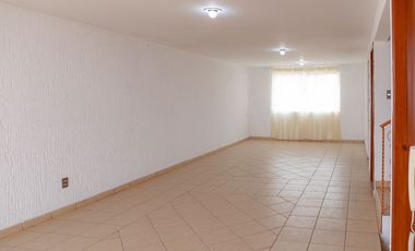 Casa en venta en Tlalpan, al sur de CDMX, 3 recámaras, 230 m² de construcción