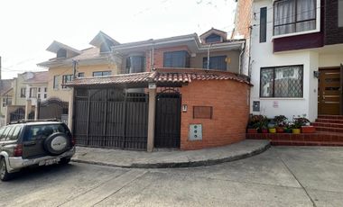 COMODO DEPARTAMENTO EN ARRIENDO, EN LA CIUDADELA SIMON BOLIVAR (BAÑOS) CUENCA