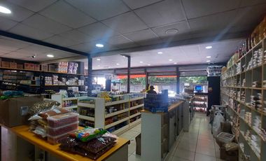 Vende Gran Local Comercial en Buin Centro