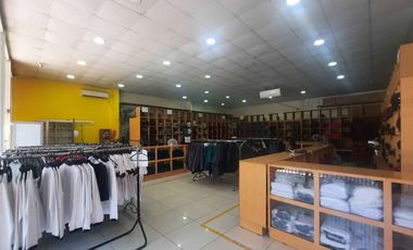 Vende Gran Local Comercial en Buin Centro