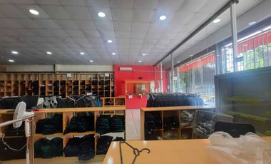 Vende Gran Local Comercial en Buin Centro