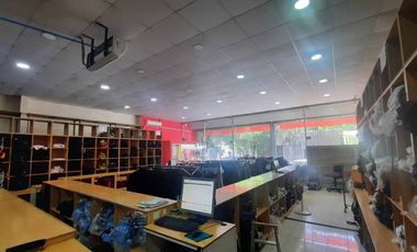 Vende Gran Local Comercial en Buin Centro