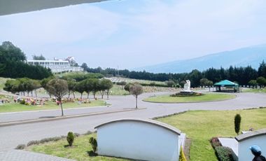 MAUSOLEO EN VENTA EN CEMETERIO JARDINES SANTA ROSA PARQUE SANTO QUITO
