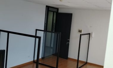 Rento oficina  en Centro Empresarial
