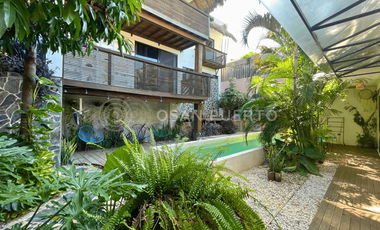 Se Vende Casa con Estilo Artístico en Punta Zicatela