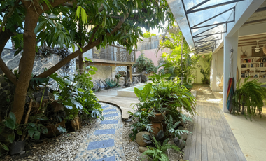 Se Vende Casa con Estilo Artístico en Punta Zicatela