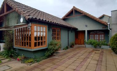 Se arrienda excelente casa para uso comercial