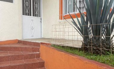 Amplia Casa en esquina 4 recámaras excelente ubicación en Naolinco