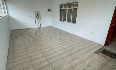 Amplia Casa en esquina 4 recámaras excelente ubicación en Naolinco