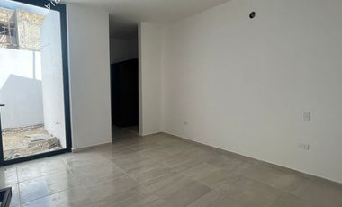 Casa en Venta en Mérida Temozón de una Planta con 2 recamaras, alberca privada
