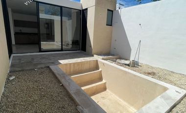 Casa en Venta en Mérida Temozón de una Planta con 2 recamaras, alberca privada