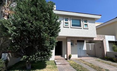 Casa en Venta, Jardín Real Coto 3