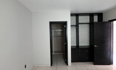 Casa en Venta, Jardín Real Coto 3