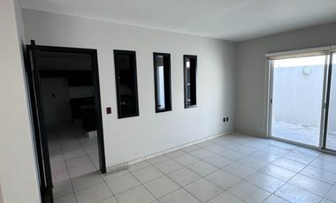 Casa en Venta, Jardín Real Coto 3