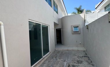 Casa en Venta, Jardín Real Coto 3