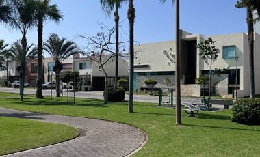 Casa en Venta, Jardín Real Coto 3