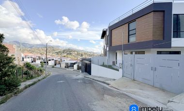 En venta casa tres habitaciones aplica a crédito VIP