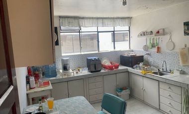 Venta Casa  Rentera sector Jipijapa 3 departamentos