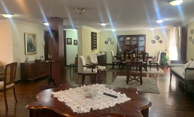 Venta Casa  Rentera sector Jipijapa 3 departamentos