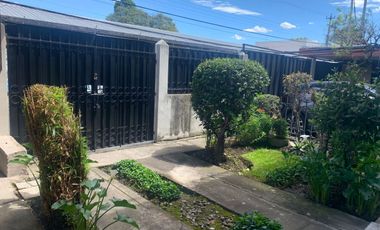 Venta Casa  Rentera sector Jipijapa 3 departamentos